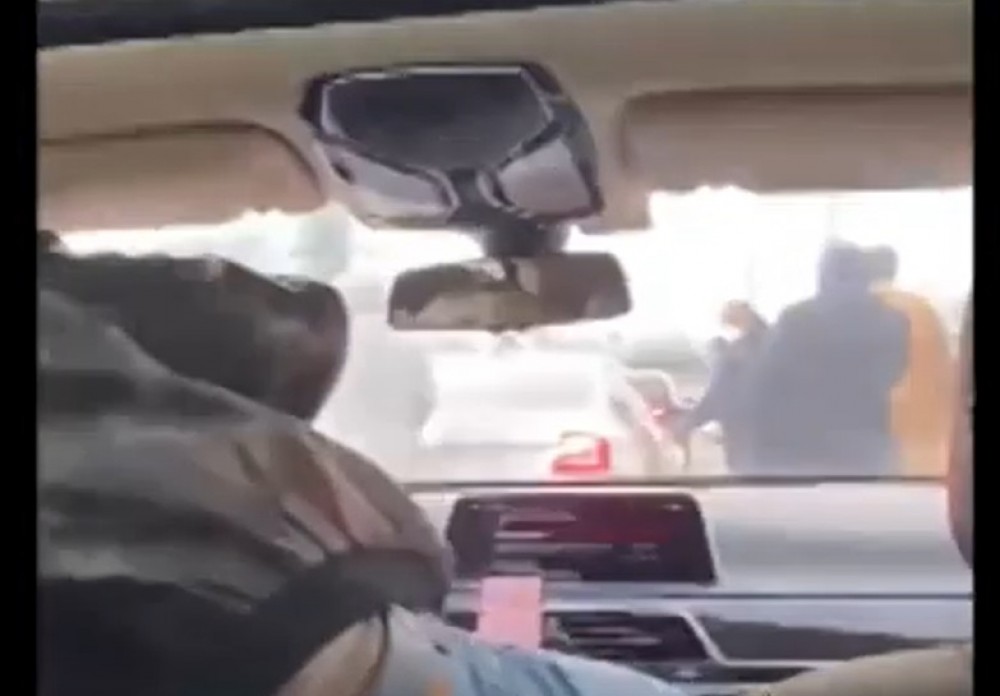 Goana după vizualizări i-a băgat la pușcărie. Trei tineri au răpit în glumă un BMW